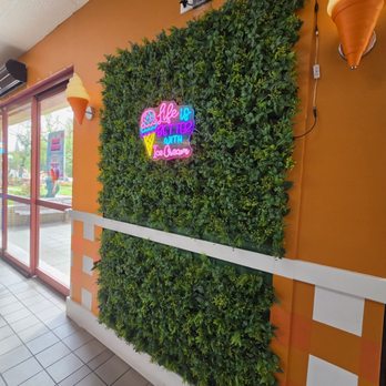 Howdy Homemade Ice Cream - Ice Cream & Frozen Yogurt Near Me - Indianapolis, Indiana
