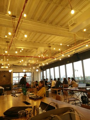 WeWork Espacio de Oficinas & Coworking by null