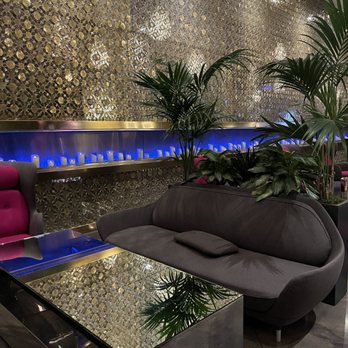 Radisson Blu Aqua Chicago - Cute lobby - Hotels Near Me - Chicago, Illinois Radisson Blu Aqua Chicago - Cute lobby - Hotels Near Me - Chicago, Illinois