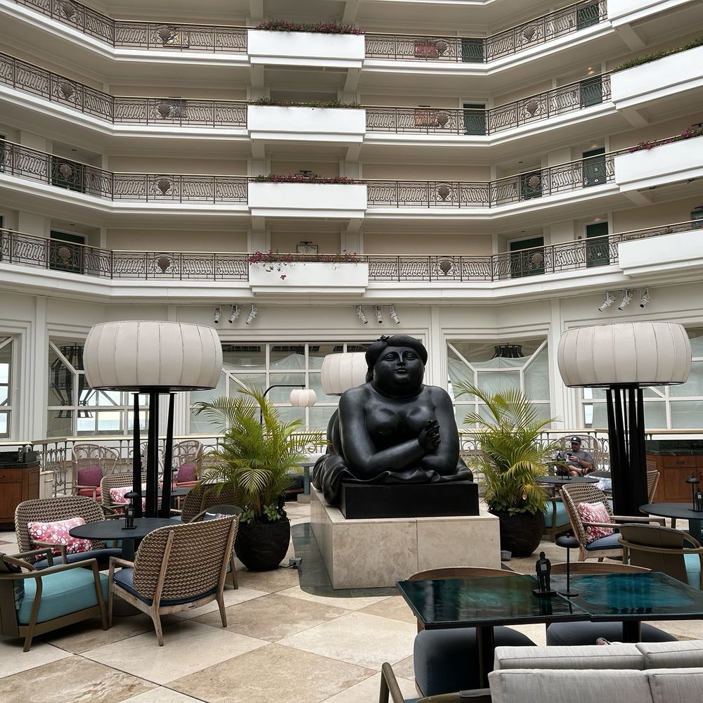 Botero Lounge - Lounges Near Me - Kihei, Hawaii