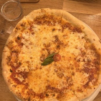 Papilla - Margherita Pizza - Pizza Near Me - Paris Papilla - Margherita Pizza - Pizza Near Me - Paris