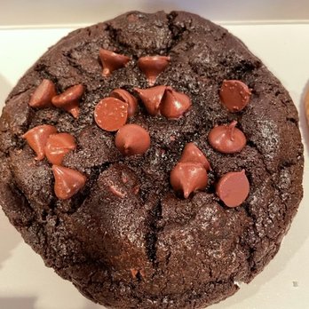 Crumbl - Novi - dark dream - Bakeries Near Me - Novi, Michigan