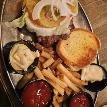 Callahan's Irish Bistro - Irish Near Me - Orange Park, Florida