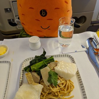 新加坡航空 - Chilean Sea Bass over E-Fu Noodles - Airlines Near Me - Hong Kong, HK
