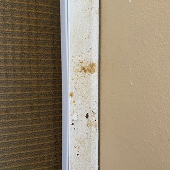 Ebb Tide Oceanfront Inn - Junk all over the heater - Hotels Near Me - Seaside, Oregon Ebb Tide Oceanfront Inn - Junk all over the heater - Hotels Near Me - Seaside, Oregon