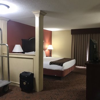 Governors Suites Hotel - Nice - Hotels Near Me - Oklahoma City, Oklahoma