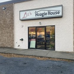 Lee's Hoagie House - Front Entrance
