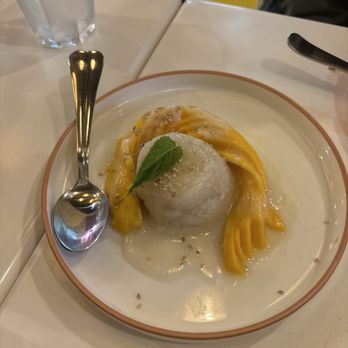 Million Spoons - Mango Sticky Rice ($8.50) - Desserts Near Me - Alameda, California Million Spoons - Mango Sticky Rice ($8.50) - Desserts Near Me - Alameda, California