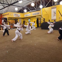 Chinese Shao-lin Center - Chinese Tai Chi Straight Sword - Skewer the Sun