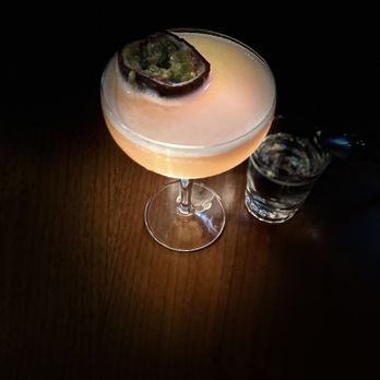 Cecconi's Pizza Bar - Bars Near Me - London, XGL