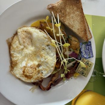 Villa At Cafe Milano - Eggs, bacon and home potato's, toast. Soooo delicious. only $9. Amazing pricing. - Hotels Near Me - Miami Beach, Florida Villa At Cafe Milano - Eggs, bacon and home potato's, toast. Soooo delicious. only $9. Amazing pricing. - Hotels Near Me - Miami Beach, Florida