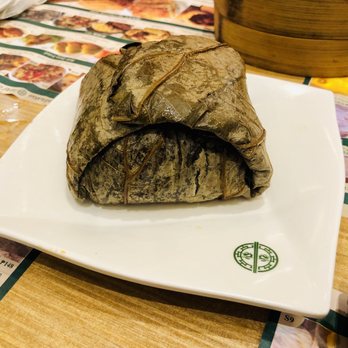 Tim Ho Wan - Sticky rice wrapped in taro leaf - Dim Sum Near Me - Makati, NCR