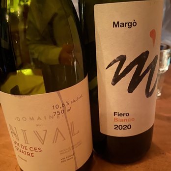 Buvette Scott - Fantastic wines, the Margo wine is an orange color! - Canadian (New) Near Me - Quebec City, Quebec