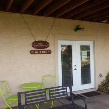 Avant Vineyards - Entrance to tasting room - Wineries Near Me - Palisade, Colorado