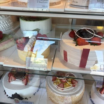 Oh My Pan Bakery & Cafe - Cake display as of June 2026 - Bubble Tea Near Me - San Gabriel, California Oh My Pan Bakery & Cafe - Cake display as of June 2026 - Bubble Tea Near Me - San Gabriel, California