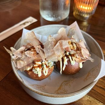 The Tyger - Crab donut - Cocktail Bars Near Me - New York, New York