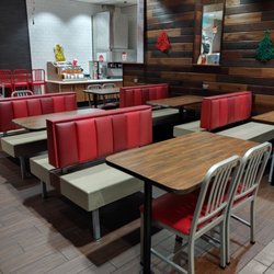 Arby's - Dining room
