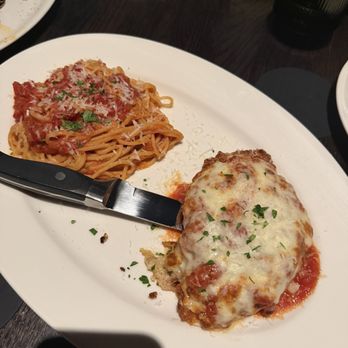 Moderna Bar & Pizzeria - Chicken parm - Pizza Near Me - Austin, Texas Moderna Bar & Pizzeria - Chicken parm - Pizza Near Me - Austin, Texas