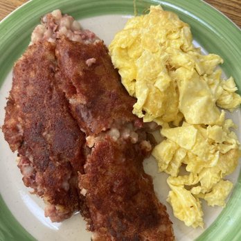 Golden Waffle Cafe - Excellent CornBeef Hash - Breakfast & Brunch Near Me - Placerville, California Golden Waffle Cafe - Excellent CornBeef Hash - Breakfast & Brunch Near Me - Placerville, California