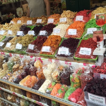 Naschmarkt - Dried hibiscus (on the right) to color your champagne or wine :) - Public Markets Near Me - Vienna, 9