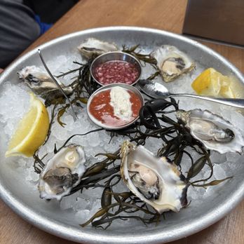 Hook & Anchor - Fresh Oysters - Seafood Near Me - Costa Mesa, California