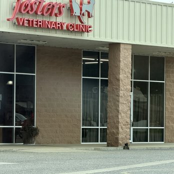 Fosters Veterinary Clinic - Front entrance - Veterinarians Near Me - Fosters, Alabama Fosters Veterinary Clinic - Front entrance - Veterinarians Near Me - Fosters, Alabama