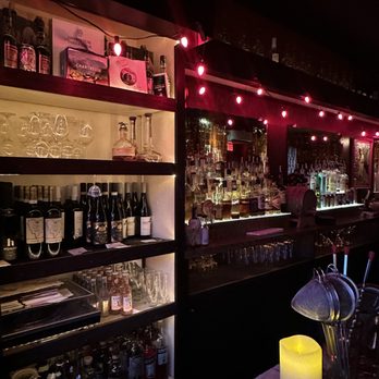 Idle Hour - Interior - Dive Bars Near Me - Baltimore, Maryland