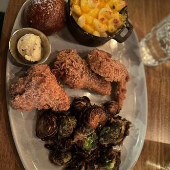 The Monroe - Fried chicken with mac and cheese. - New American Near Me - Orlando, Florida The Monroe - Fried chicken with mac and cheese. - New American Near Me - Orlando, Florida