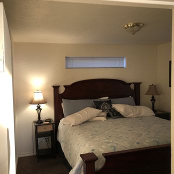 Casa Rubio - Bedroom in the suite(Don't mind our pillows lol) - Hotels & Travel Near Me - Smith River, California