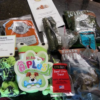 Lola & Penelope's - Goody bag! - Pet Groomers Near Me - Clayton, Missouri Lola & Penelope's - Goody bag! - Pet Groomers Near Me - Clayton, Missouri