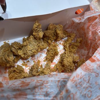 Popeyes Louisiana Kitchen - Ordered a 3 piece combo but got basically the scraps of it with 0 meat inside...? - Fast Food Near Me - Oceanside, California