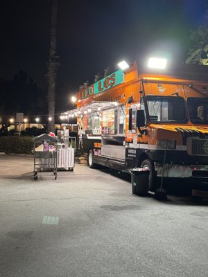 Leo's Tacos Truck by null