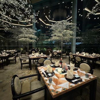 Yurakuen - Inside view - Restaurants Near Me - Manila, NCR