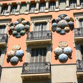 Las Ramblas - Local Flavor Near Me - Barcelona, B Las Ramblas - Local Flavor Near Me - Barcelona, B