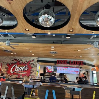 Raising Cane's Chicken Fingers - Dining room - Fast Food Near Me - Clearwater, Florida