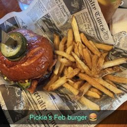Jalapeño popper burger