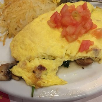 Denny's - This does not qualify as an omelette. I'm surprised this left the kitchen. - Diners Near Me - Honolulu, Hawaii