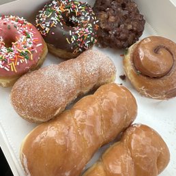Sprinkles, Apple Fritter, Cinnamon Roll, Twisted Sprinkles, Apple Fritter, Cinnamon Roll, Twisted