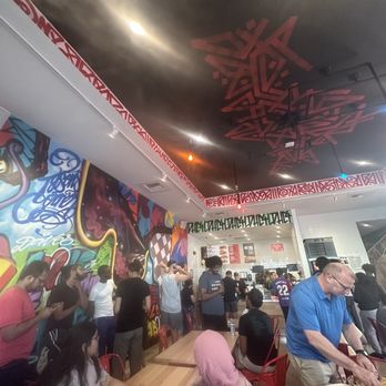 Dave's Hot Chicken - Decor - Chicken Shop Near Me - Vienna, Virginia