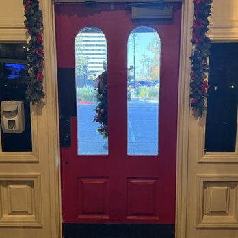 Kenny's Italian Kitchen - Entrance with Holiday Decor - Italian Near Me - Dallas, Texas