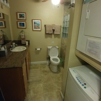 Banyan Harbor Resort - Bedroom # full bath with washer dryer - Hotels Near Me - Lihue, Hawaii