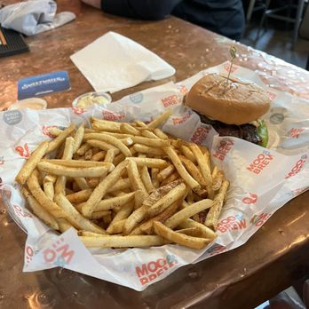 Moo & Brew - Fries the family style - Burgers Near Me - Matthews, North Carolina Moo & Brew - Fries the family style - Burgers Near Me - Matthews, North Carolina