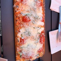 Flatbread Pizza (IN-HOUSE ONLY) Flatbread Pizza (IN-HOUSE ONLY)