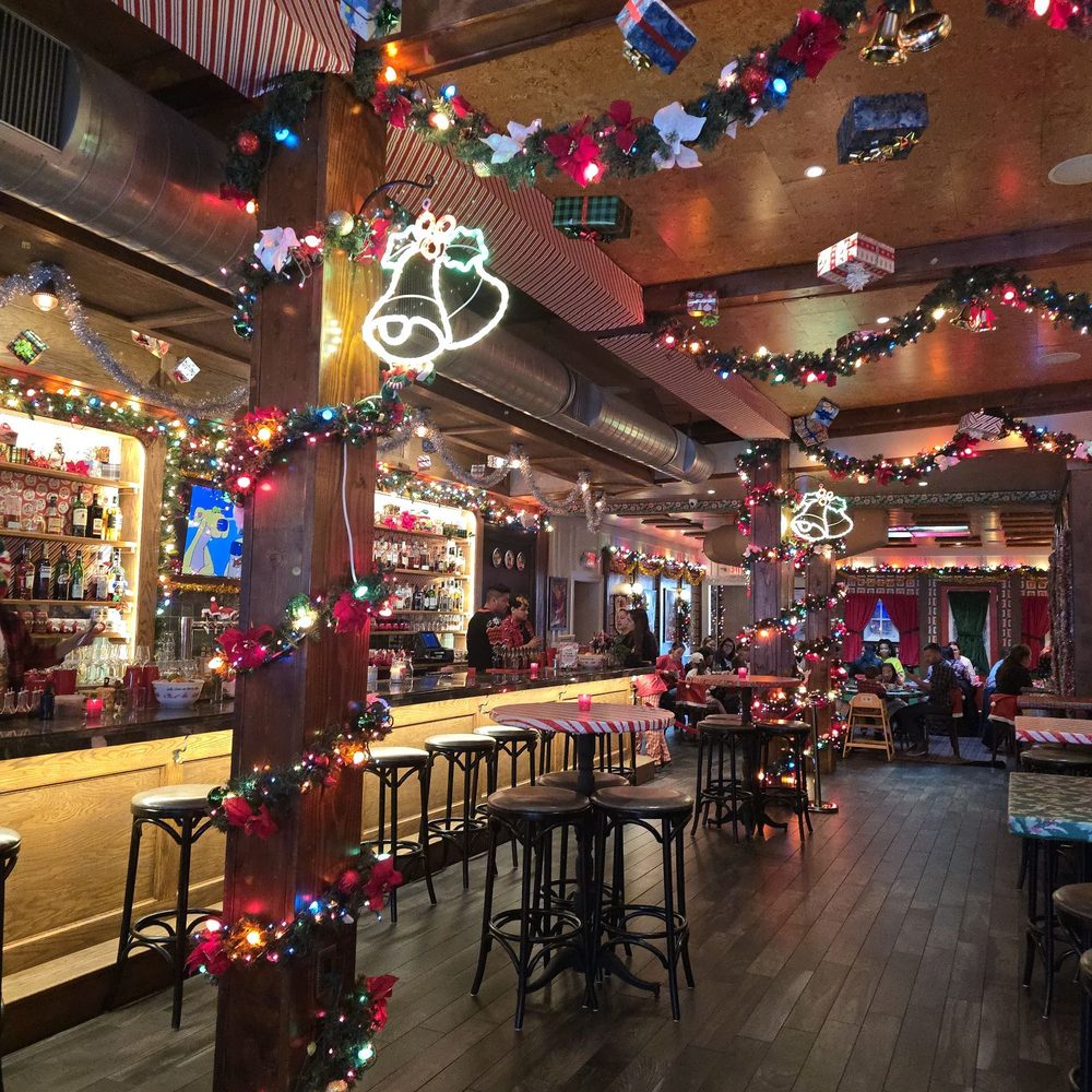 The Parkside Social - Bar area/entrance - American Near Me - Verona, New Jersey