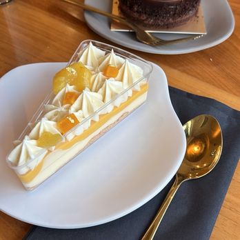 Edwards Dessert Kitchen - Desserts Near Me - Minneapolis, Minnesota