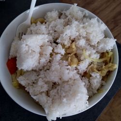 Handy Kitchen - Sorry, my son covered his chicken curry with rice. But it was plenty of food left. He couldn't even eat all of this