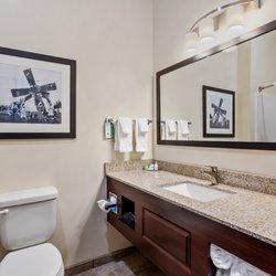 Cobblestone Hotel & Suites - Little Chute