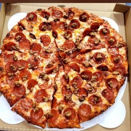 Sausage pepperoni pizza