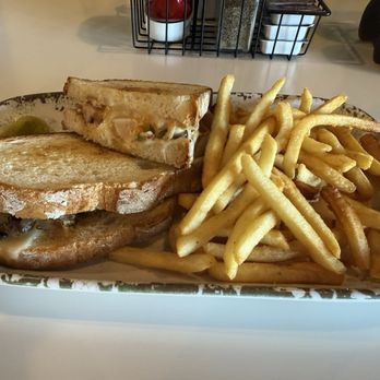 Dockside Deli - Delis Near Me - Port Washington, Wisconsin