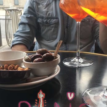 Le Fumoir - Happy hour favourites - snacks and spritz on the beat people watching terrace in Paris - Lounges Near Me - Paris, 75